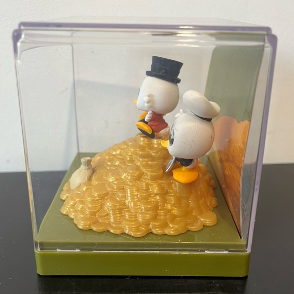 Disney Doorables Movie Moments Series 2 DUCKTALES Scrooge McDuck & Donald - Picture 6 of 9